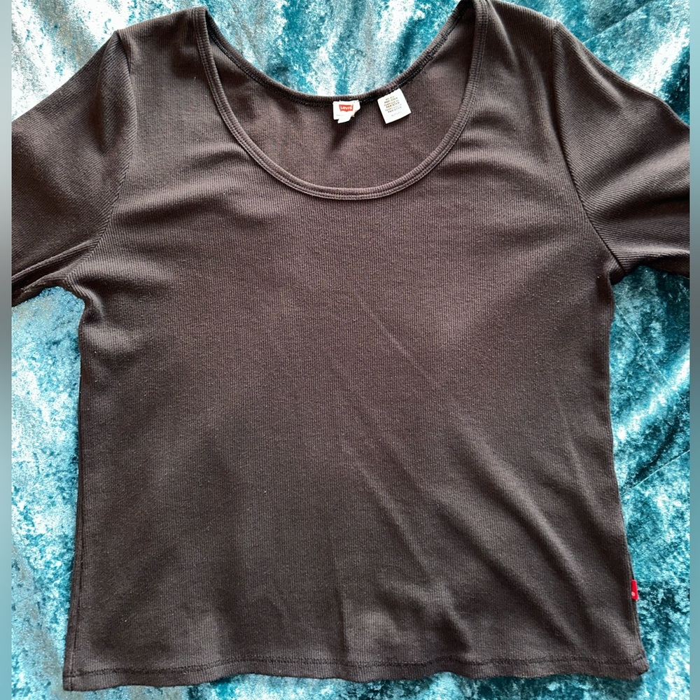 Levi’s Ribbed Tee - Picture 5 of 5